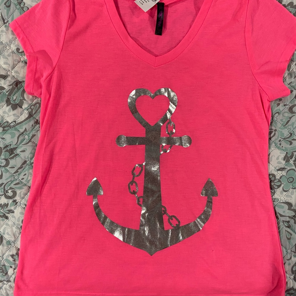 Pink T-Shirt with Silver Anchor heart design